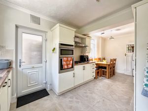 Photo 27- click for photo gallery